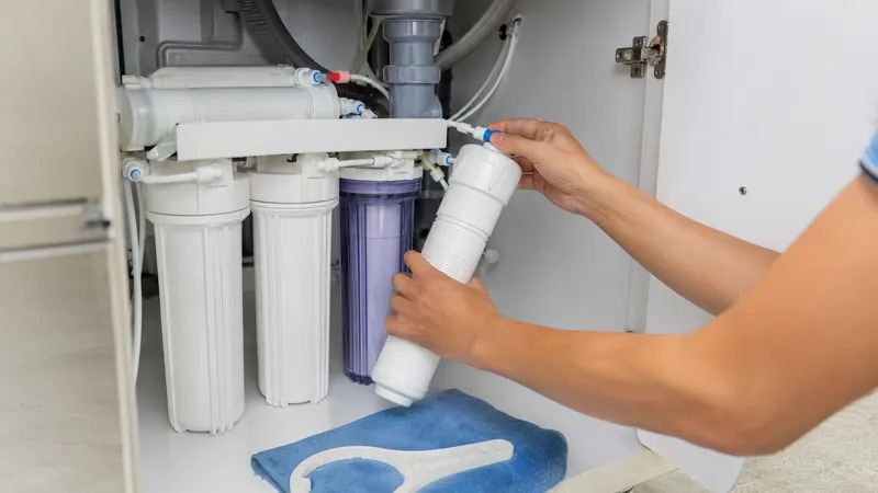 Máy lọc nước để gầm có cần bảo dưỡng thường xuyên không?