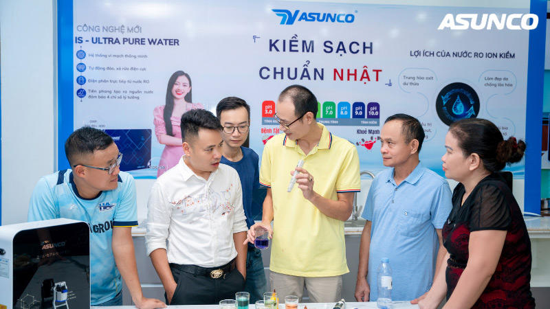 Không khí chương trình “Tặng nước ion kiềm miễn phí” của Asunco